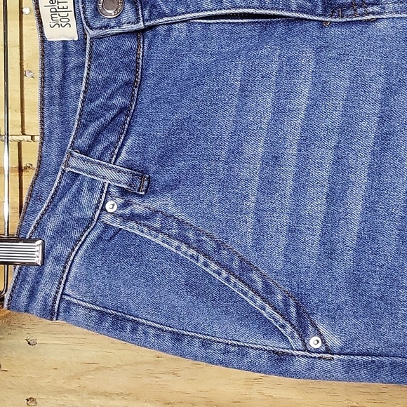 Simple Society Flare Jeans - Picture 4 of 5